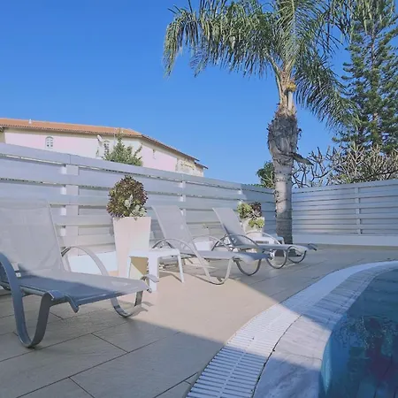 Princess Βίλα Πρωταράς